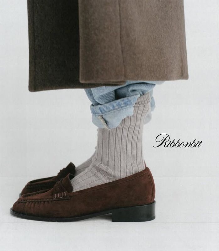 Inspiration: brown suede loafers with grey socks and cuffed jeans